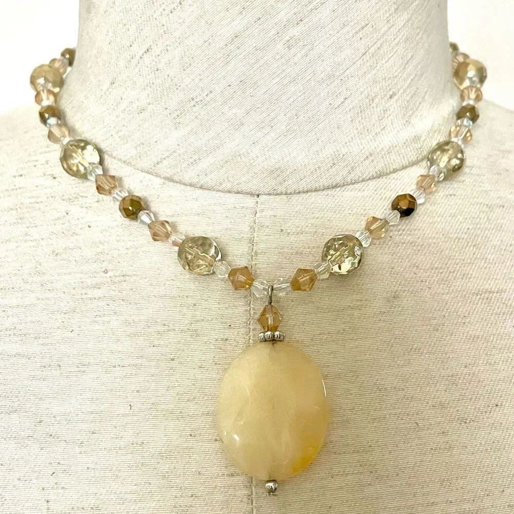 Chalcedony beaded pendant necklace